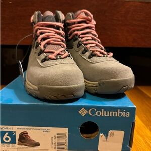 size 6.5 Newton Ridge Columbia Hiking shoes. Brand new and never worn!